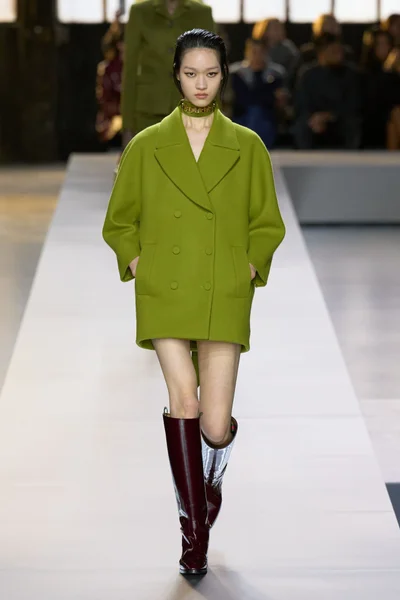 Look 17